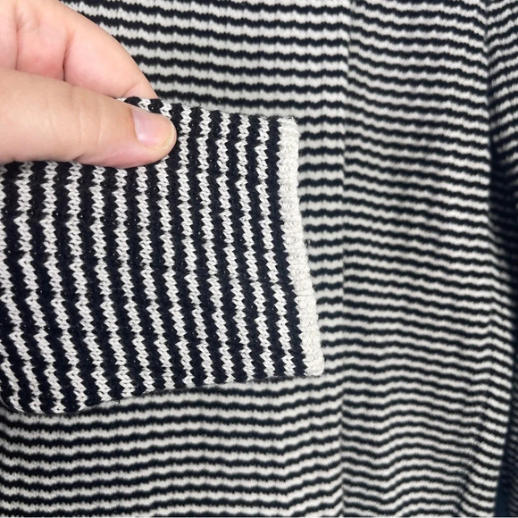 Cabi Fergie Overlapping Turtleneck Sweater Size Small Black White - Picture 5 of 11